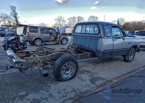 1993 Dodge D-Series D200 z USA, uszkodzony, nr VIN 3B7KE23C0PM138396